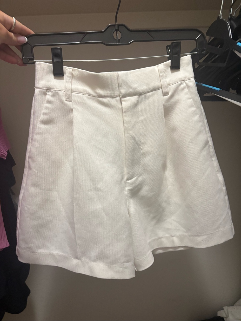 Abercrombie & Fitch White High-Waist Pleated Women’s Shorts